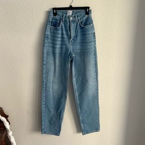 Blue Jeans High Rise Baggy 
BDG Urban Outfitters 
Size: 26